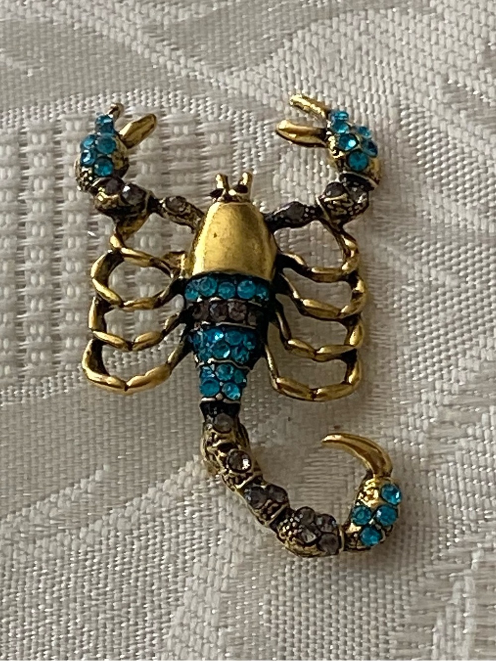 Scorpion Brooch Pin 1.75”H x 1”W Gold Tone With Blue Stones Scorpio New NWT